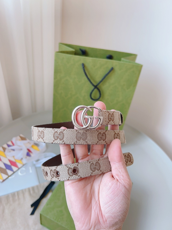 スーパーコピーグッチベルト素材ディテール